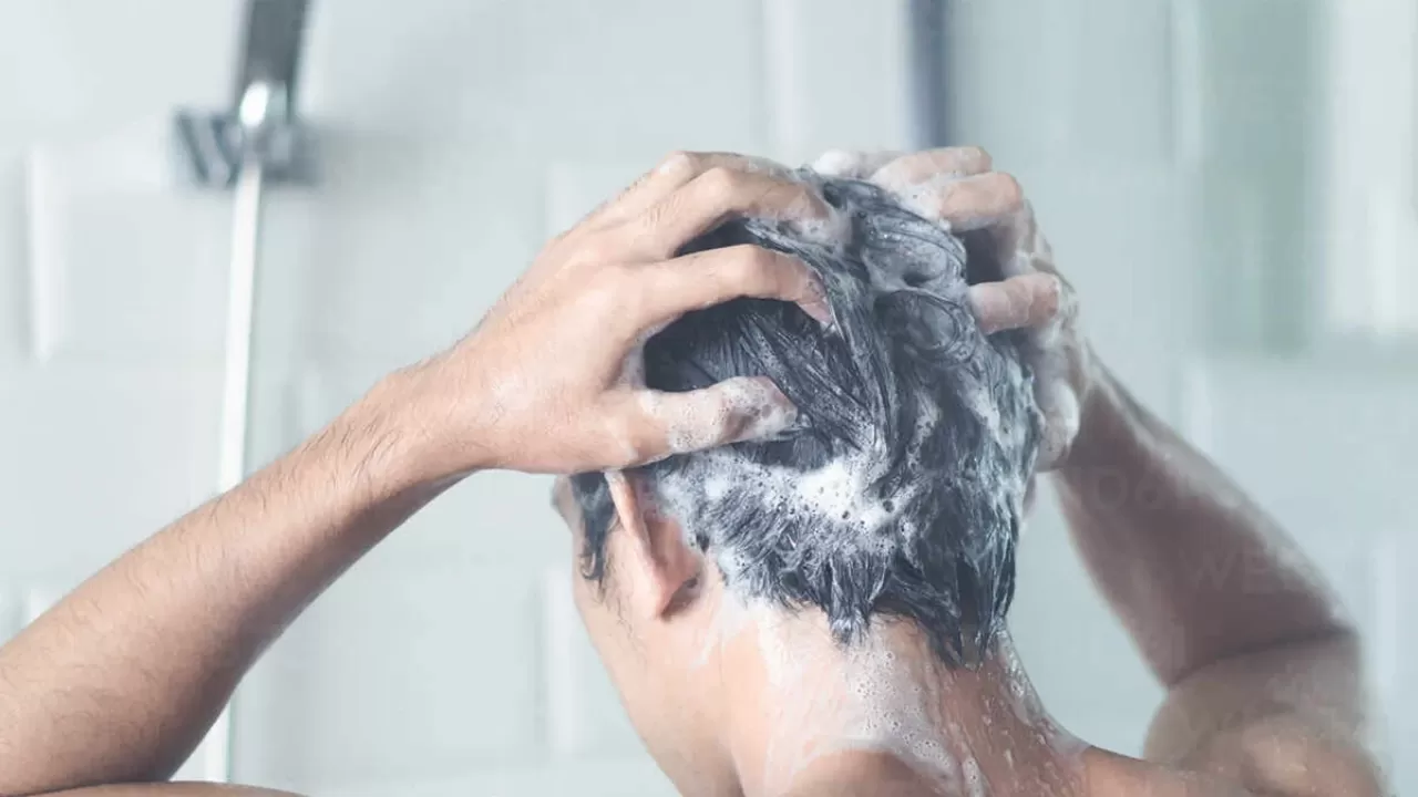 هر چند وقت یکبار باید موهای خود را بشویید؟